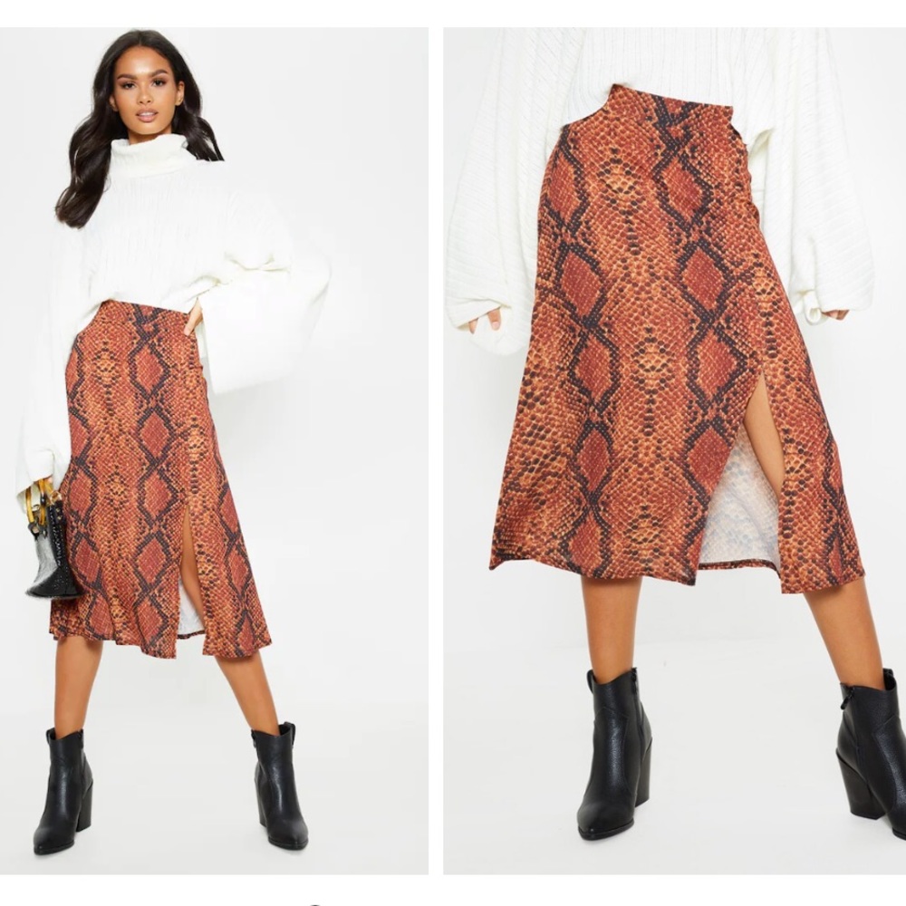 PrettyLittleThing • Midi slit skirt